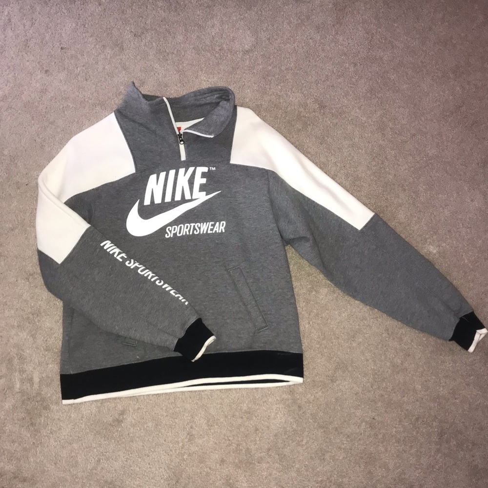 Thick Sporty Nike quarter zip sweater